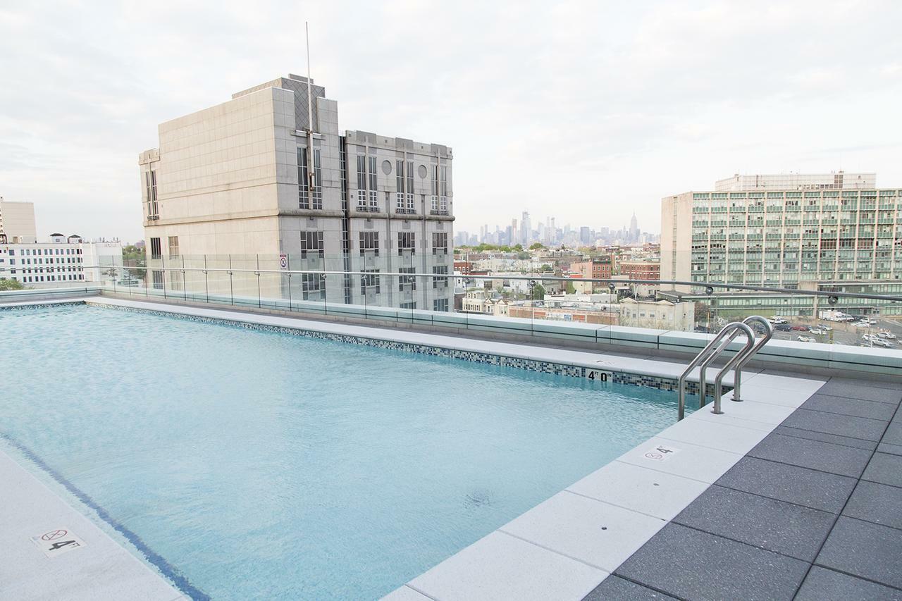 泽西Furnished Quarters At Grove Pointe公寓 外观 照片