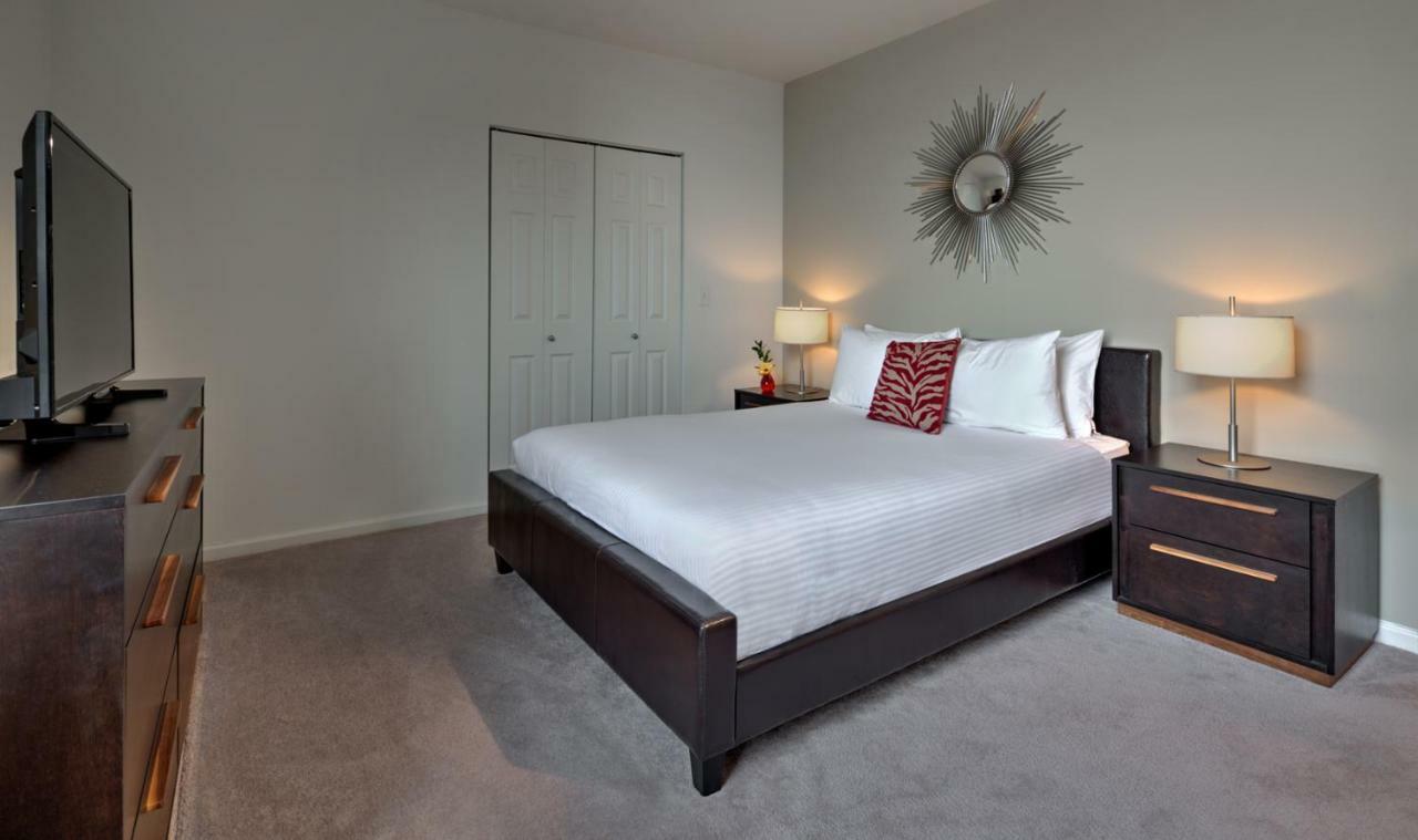泽西Furnished Quarters At Grove Pointe公寓 外观 照片